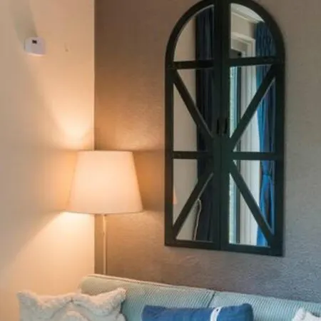 Villa Near The With Garden And Playgroun *