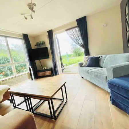Villa Near The With Garden And Playgroun *